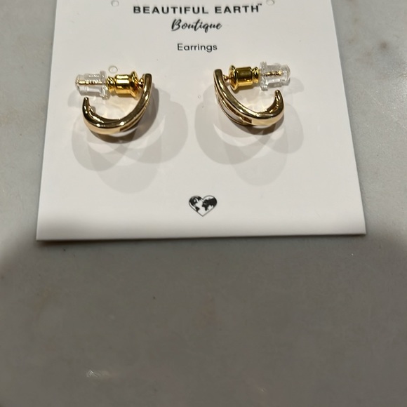 'Timeless Love' Pearl & Crystal Earrings - Picture 10 of 12